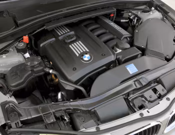 Bajo el capó BMW 125i Cabrio [Worldwide] (E88) '04.2008–07.2011
