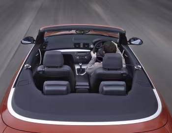 BMW 125i Cabrio [UK-spec] (E88) '2008–10
