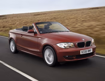 BMW 125i Cabrio [UK-spec] (E88) '2008–10