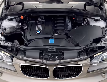 Bajo el capó BMW 125i Cabrio AT [Worldwide] (E88) '04.2008–07.2011
