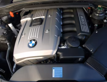 Bajo el capó BMW 130i 5-door M Sport Package [South Africa] (E87) '2005–06
