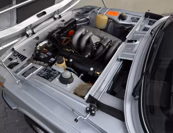 发动机舱 BMW 2002 tii Touring (E6) '1973–74