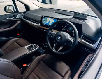 Panel frontal BMW 218d Active Tourer Luxury Line [Japan] (U06) '2022–pr.