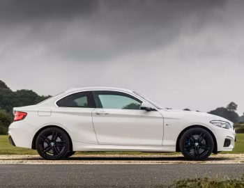 BMW 220d xDrive Coupé M Sport [UK-spec] (F22) '2017–21