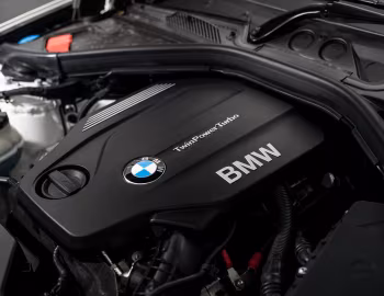 Bajo el capó BMW 220d xDrive Coupé M Sport [UK-spec] (F22) '2017–21