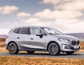 BMW 220i Active Tourer Luxury Line [UK-spec] (U06) '2022–pr.