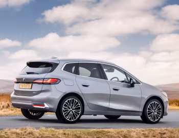 BMW 220i Active Tourer Luxury Line [UK-spec] (U06) '2022–pr.