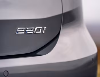 BMW 220i Active Tourer Luxury Line [UK-spec] (U06) '2022–pr.