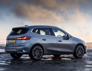 BMW 220i Active Tourer Luxury Line [UK-spec] (U06) '2022–pr.