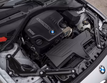 Bajo el capó 2016–17 BMW 228i Cabrio Sport Line [North America] (F23) '2015–17