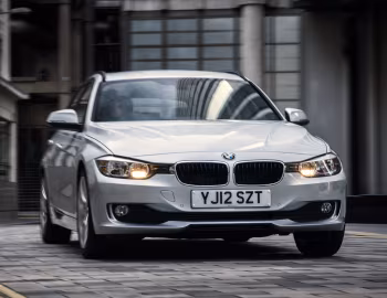 BMW 318d Touring [UK-spec] (F31) '2012–15