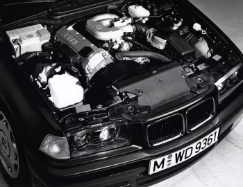 Bajo el capó BMW 318i Sedan [Worldwide] (E36) '1991–93