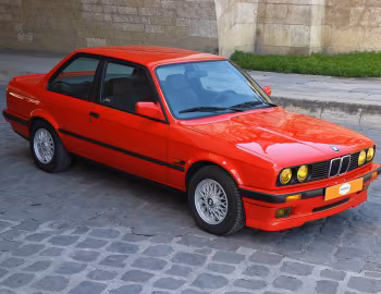 BMW 318is Coupe [France] '1989–91