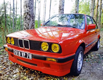 BMW 318is Coupe [France] '1989–91
