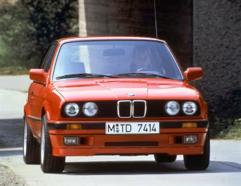 BMW 318is Coupe [Worldwide] (E30) '07.1989–05.1991