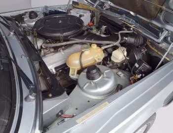 Bajo el capó BMW 320/6 Coupe Automatic [UK-spec] (E21) '1977–82