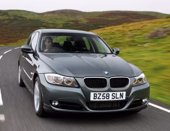 BMW 320d Sedan [UK-spec] (E90) '2008–11