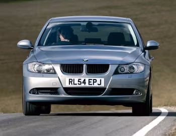 BMW 320d Sedan [UK-spec] (E90) '2005–08