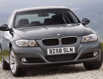 BMW 320d Sedan [UK-spec] (E90) '2008–11