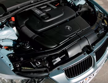 Under The Hood BMW 320d Sedan [Worldwide] (E90) '2005–08