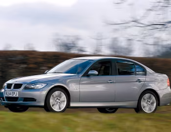 BMW 320d Sedan [UK-spec] (E90) '2005–08