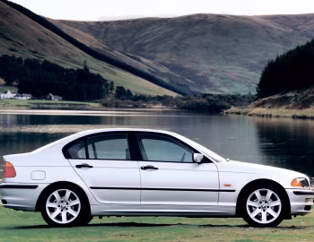 BMW 320d Sedan [UK-spec] (E46) '1998–2001