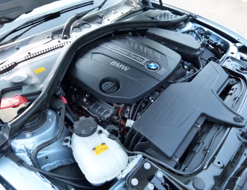 Bajo el capó BMW 320d Sedan Modern Line [Japan] (F30) '08.2012–09.2015