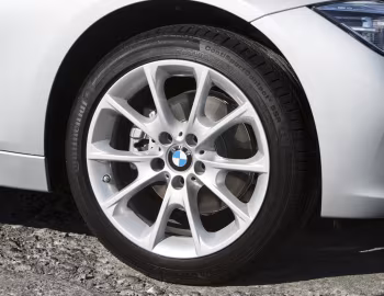 BMW 320d xDrive SE [UK-spec] (F30) '2015–19