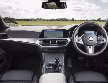 Panel frontal BMW 320d xDrive Touring M Sport [UK-spec] (G21) '2019–22