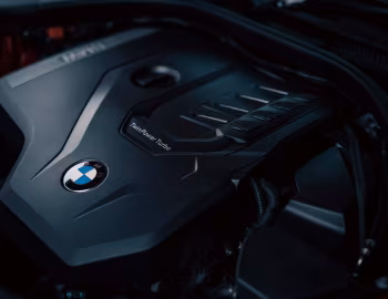 Bajo el capó BMW 320i [Japan] (G20) '2023–pr.