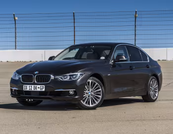 BMW 320i Luxury Line [South Africa] (F30) '2015–19