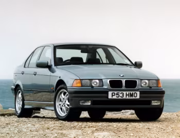 BMW 328i Saloon [UK-spec] (E36) '09.1996–98
