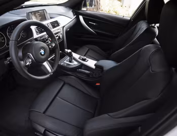 Інтэр'ер 2014–15 BMW 320i Sedan [North America] (F30) '2013–15