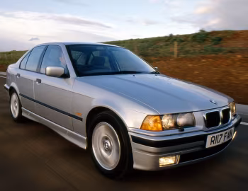 BMW 320i Saloon [UK-spec] (E36) '09.1996–98