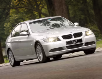 BMW 320i Sedan [South Africa] (E90) '2005–08