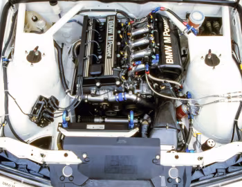 Under The Hood BMW 318i STW (E36) '1992–98