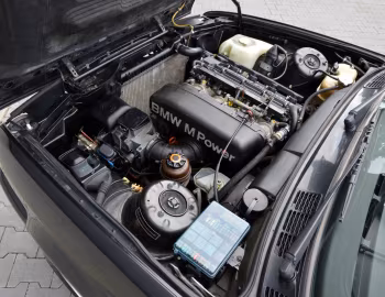 发动机舱 BMW 320is Coupe (E30) '03.1988–11.1990