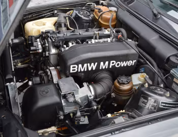 Bajo el capó BMW 320is Sedan (E30) '09.1987–07.1990