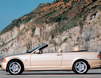 BMW 323Ci Cabrio [UK-spec] (E46) '2000