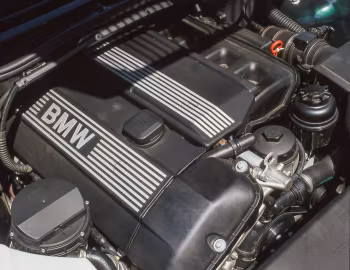 Bajo el capó 2000 BMW 323i Touring [North America] (E46) '1999–2000