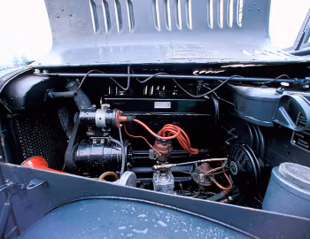 Пад капотам BMW 325 Kfz.2 '1940