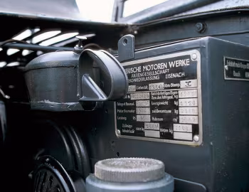 Пад капотам BMW 325 Kfz.2 '1940