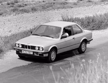 BMW 325e Coupe [Worldwide] (E30) '1983–88