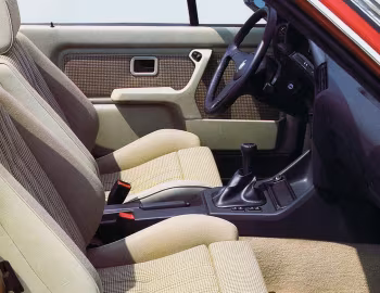 Інтер'єр BMW 325i Cabrio MT [Worldwide] (E30) '1987–93