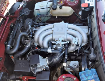 Bajo el capó BMW 325i Cabrio MT [Worldwide] (E30) '1987–93