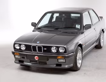 BMW 325i Coupe M-Technik [UK-spec] (E30) '1984–91