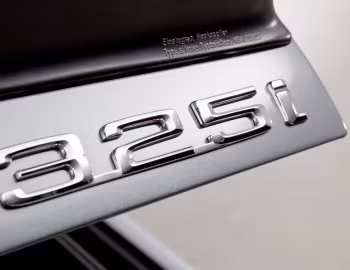 BMW 325i Coupe M-Technik [UK-spec] (E30) '1984–91