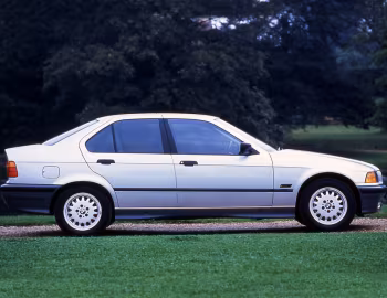 BMW 325i Sedan [Worldwide] (E36) '10.1990–02.1995