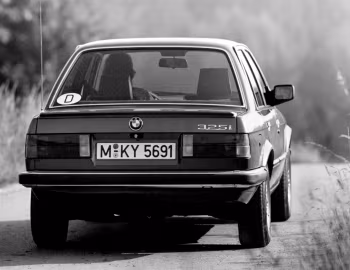 BMW 325i Sedan (E30) '1984–91