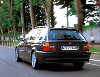BMW 325i Touring [Worldwide] (E46) '2001–05